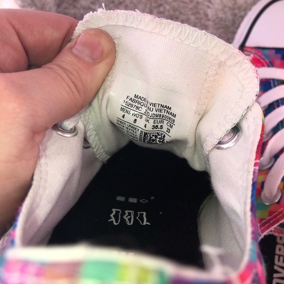 Converse like new multi color low tops - Picture 7 of 7